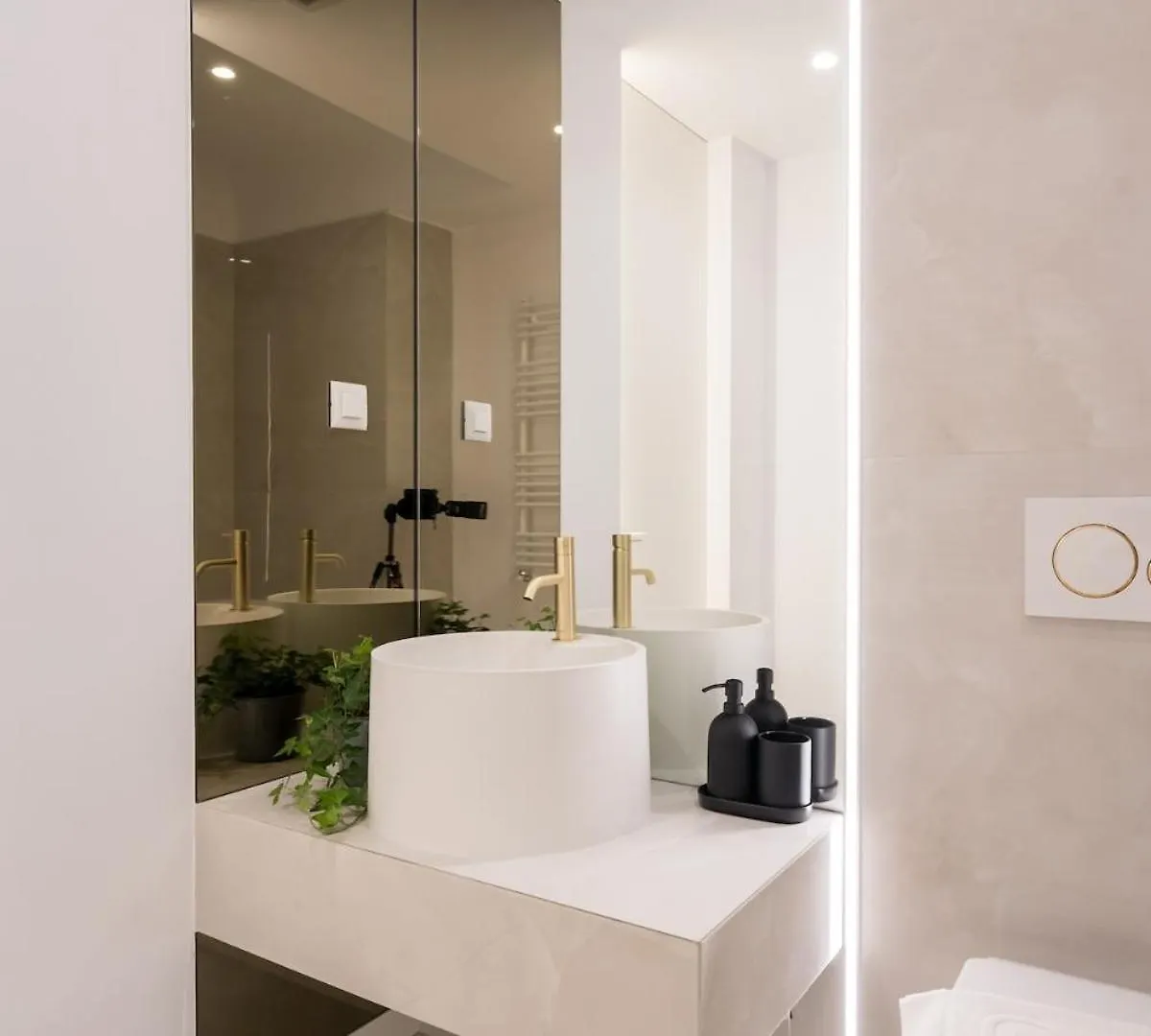 Zebra Business & Leisure Heaven Apartment Voluntari Romania
